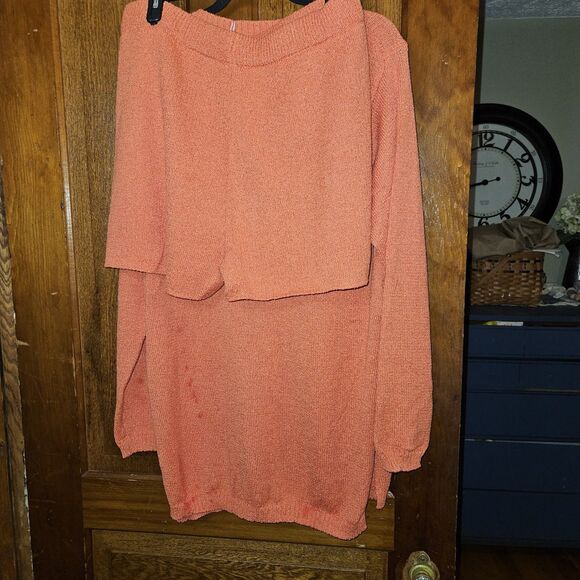 NENONA Women's XL Orange Two Piece Outfit Long Sleeve Tunic Sweater & Shorts - Picture 9 of 9